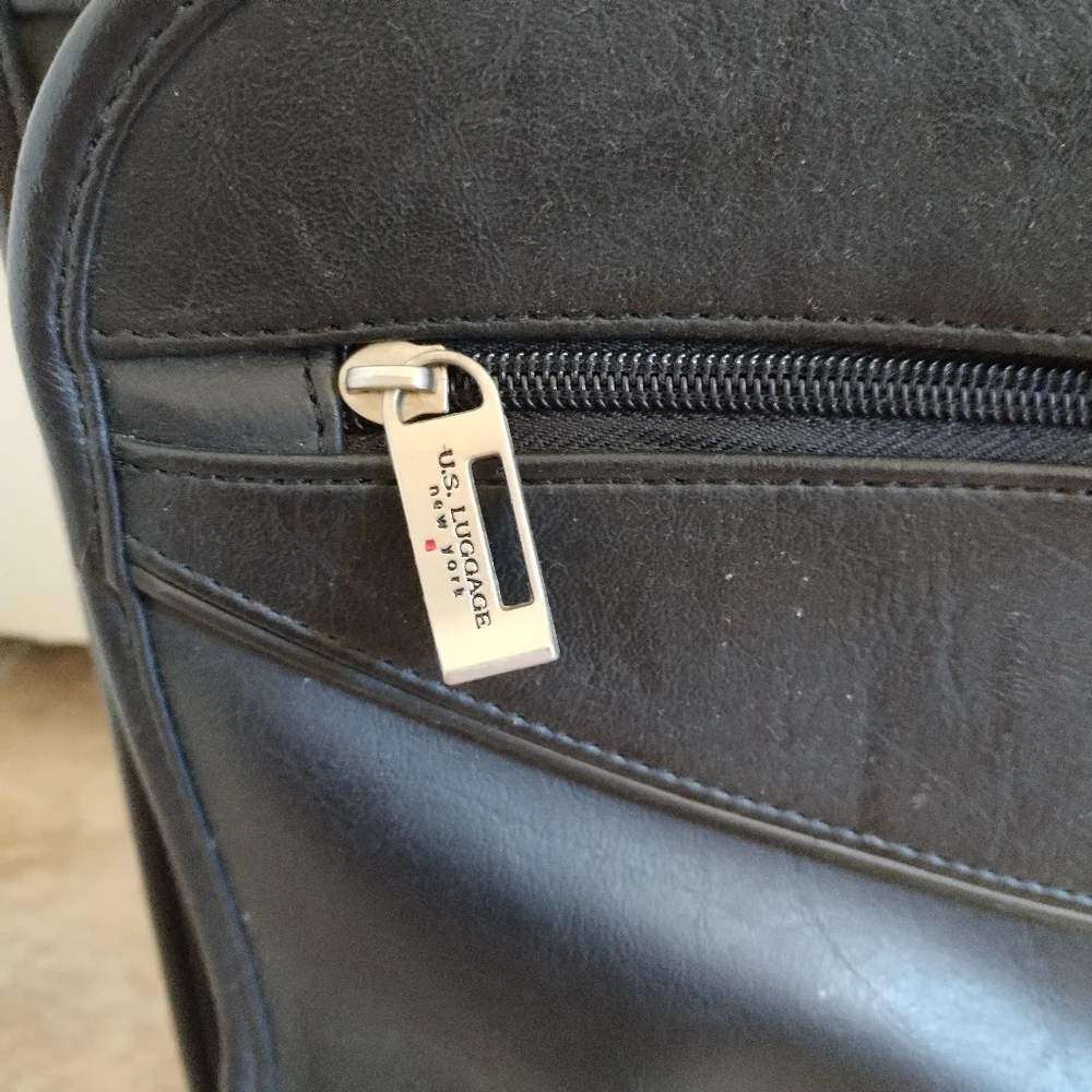 Black Professional Briefcase with Detachable Strap